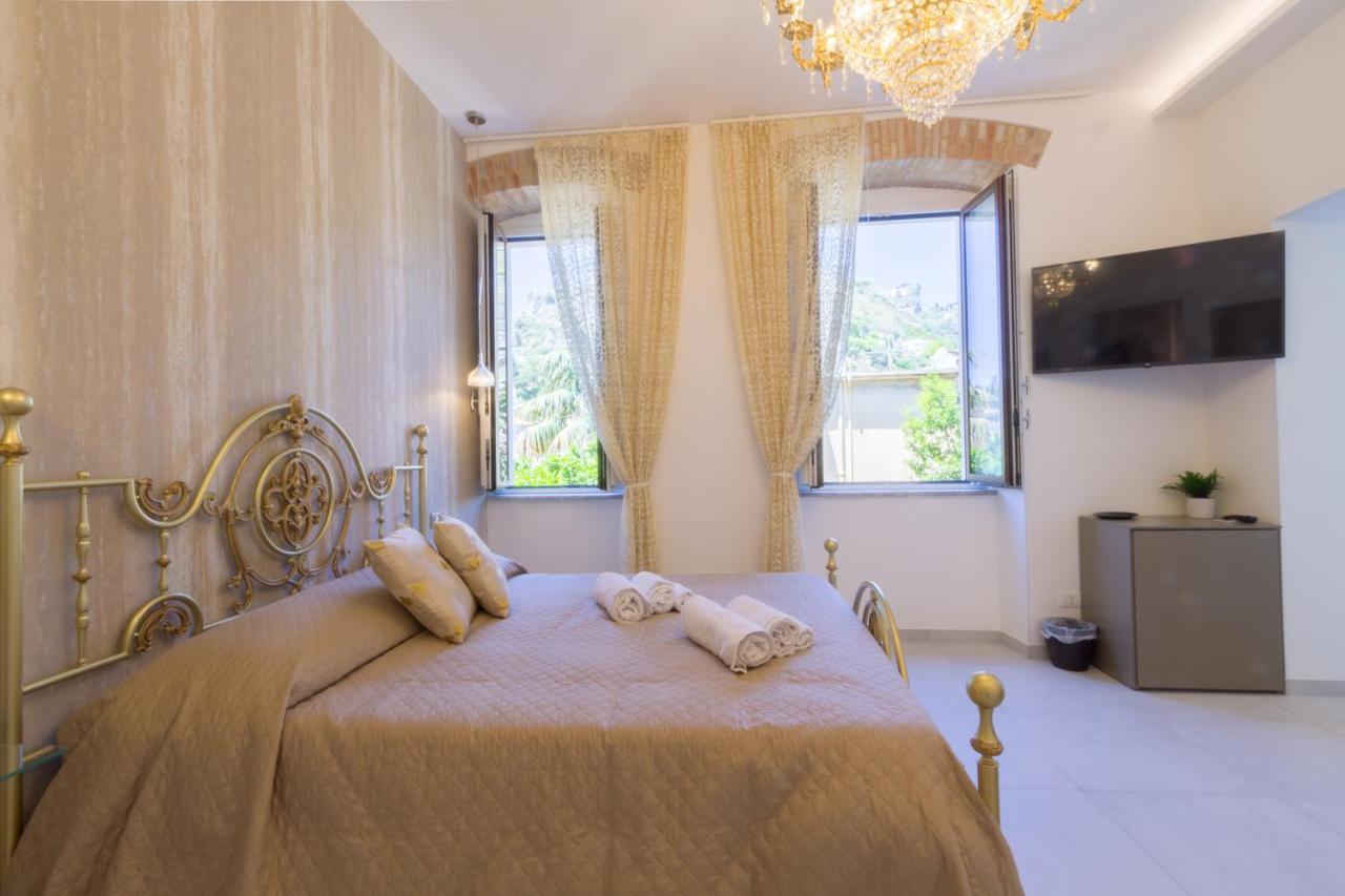 Villa Valverde Apartments E B&B Taormina Zewnętrze zdjęcie
